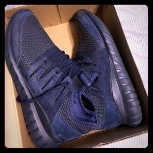Adidas Tubular size 10!